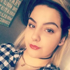 Meet your Posher, Leslie